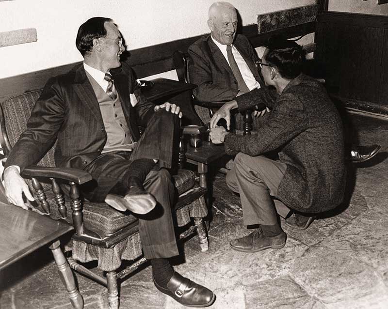 MOLONEY WITH DR LITTLE BEST MEDAL sepia websmall